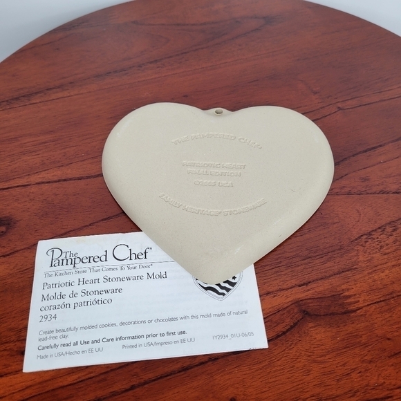 Pampered Chef Patriotic‎ Heart Flag Stoneware Cookie Mold #2934 NIB American - Picture 6 of 15